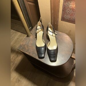 Black Croc-Embossed Women's Heels by Casual Corner Made in Italy Size 7